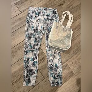 Lululemon Unlimit leggings with bag